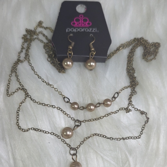 Paparazzi Brass Triple Layer Necklace - Picture 5 of 6